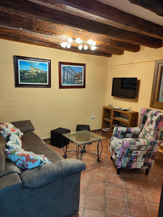 Casa Vieja Tabanera A 8 Min De Segoia ξενώνας Tabanera del Monte Εξωτερικό φωτογραφία